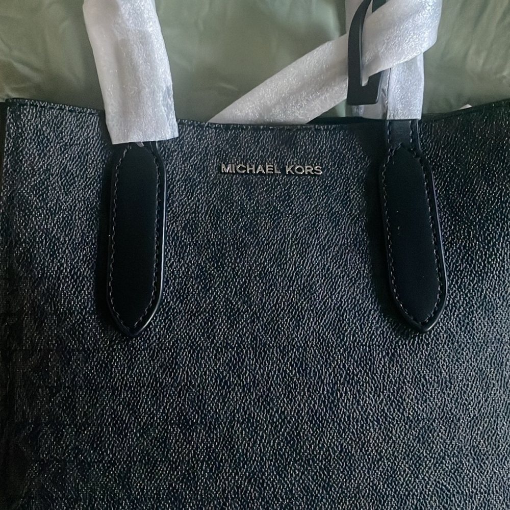 Michael Kors Shopper Tote Small - Picture 2 of 5